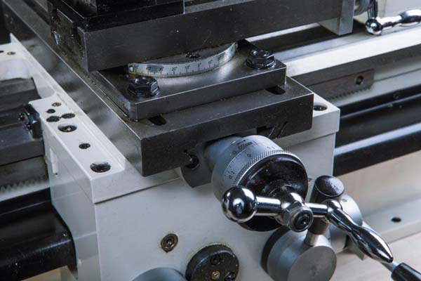 Фото токарно-гвинторізного верстата Jet BD-8 Jet BD-8 Загальний вигляд токарно-гвинторізного верстата